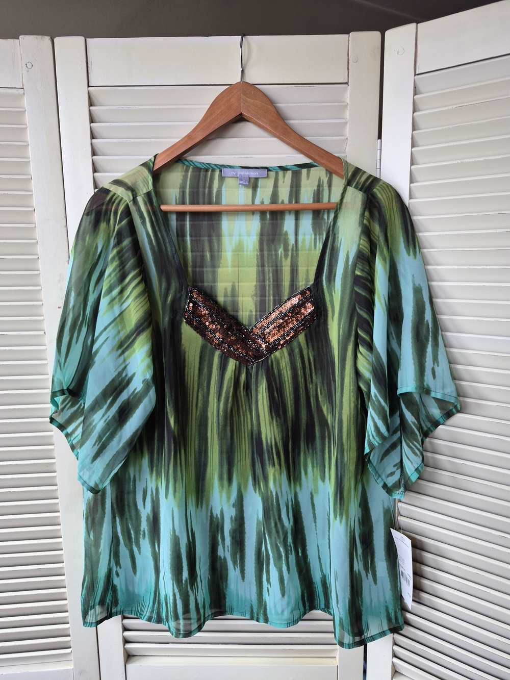NY Collection NWT Green and Aqua Sequin V-Neck Tunic Size L
